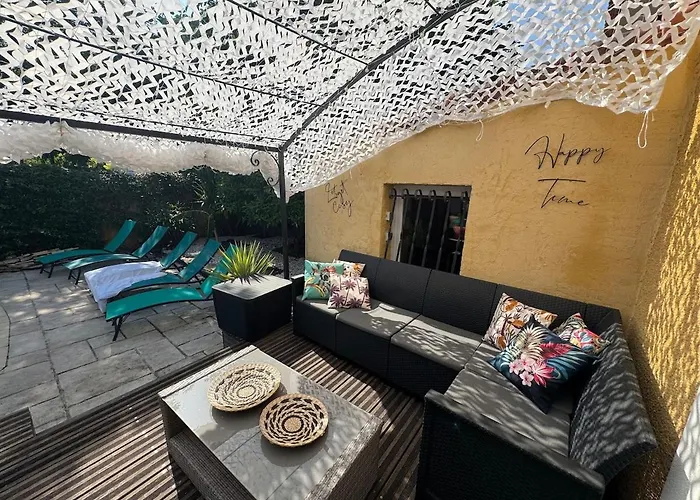 12 Personnes, 10mn Des Plages, Clim, Piscine Privee, Bureaux, Wifi *
