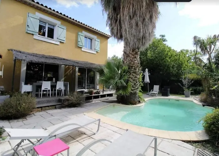 12 Personnes, 10mn Des Plages, Clim, Piscine Privee, Bureaux, Wifi 아파트 라테