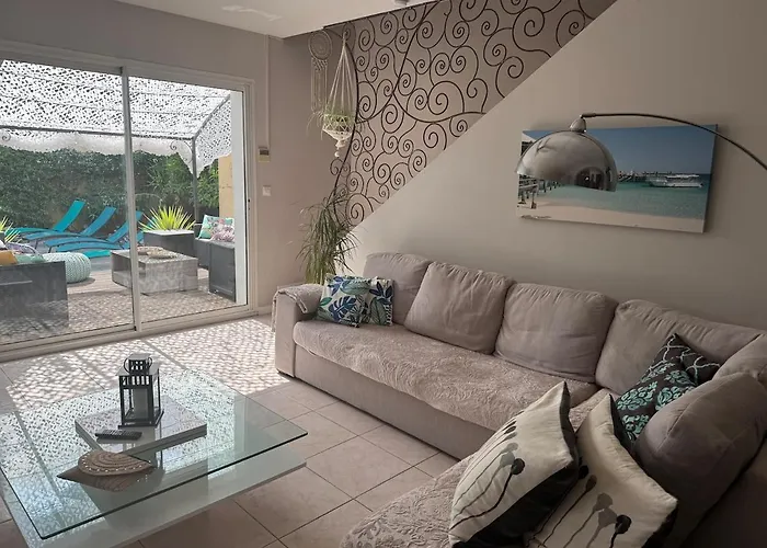 Apartment 12 Personnes, 10mn Des Plages, Clim, Piscine Privee, Bureaux, Wifi Lattes