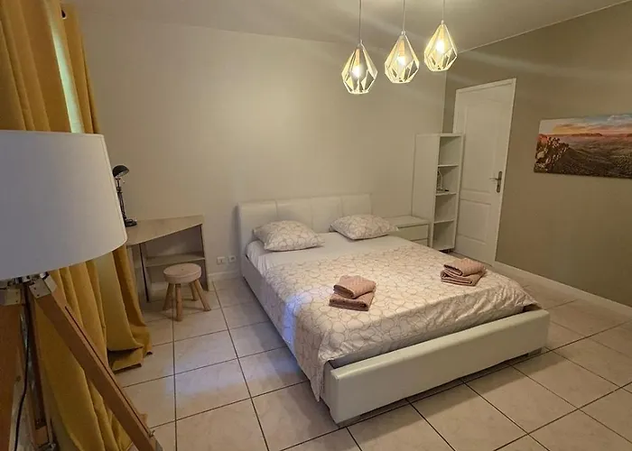 12 Personnes, 10mn Des Plages, Clim, Piscine Privee, Bureaux, Wifi Apartment *
