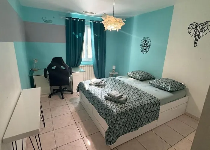 12 Personnes, 10mn Des Plages, Clim, Piscine Privee, Bureaux, Wifi Apartment Lattes