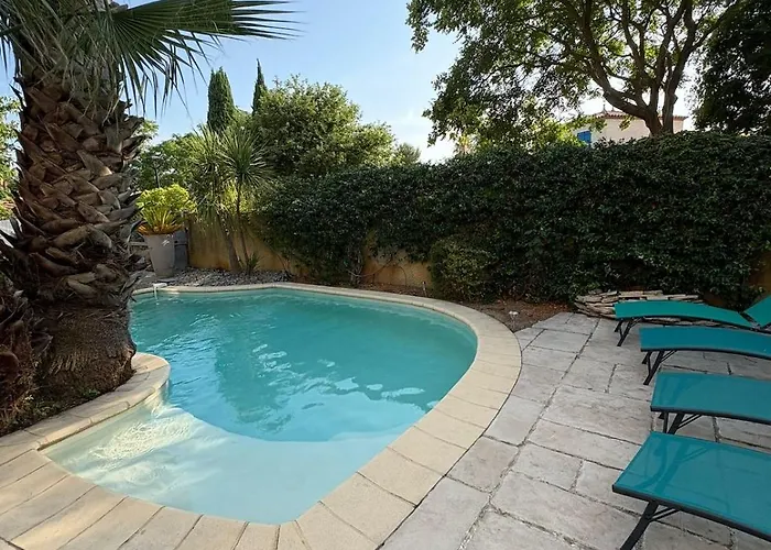 12 Personnes, 10mn Des Plages, Clim, Piscine Privee, Bureaux, Wifi Apartment